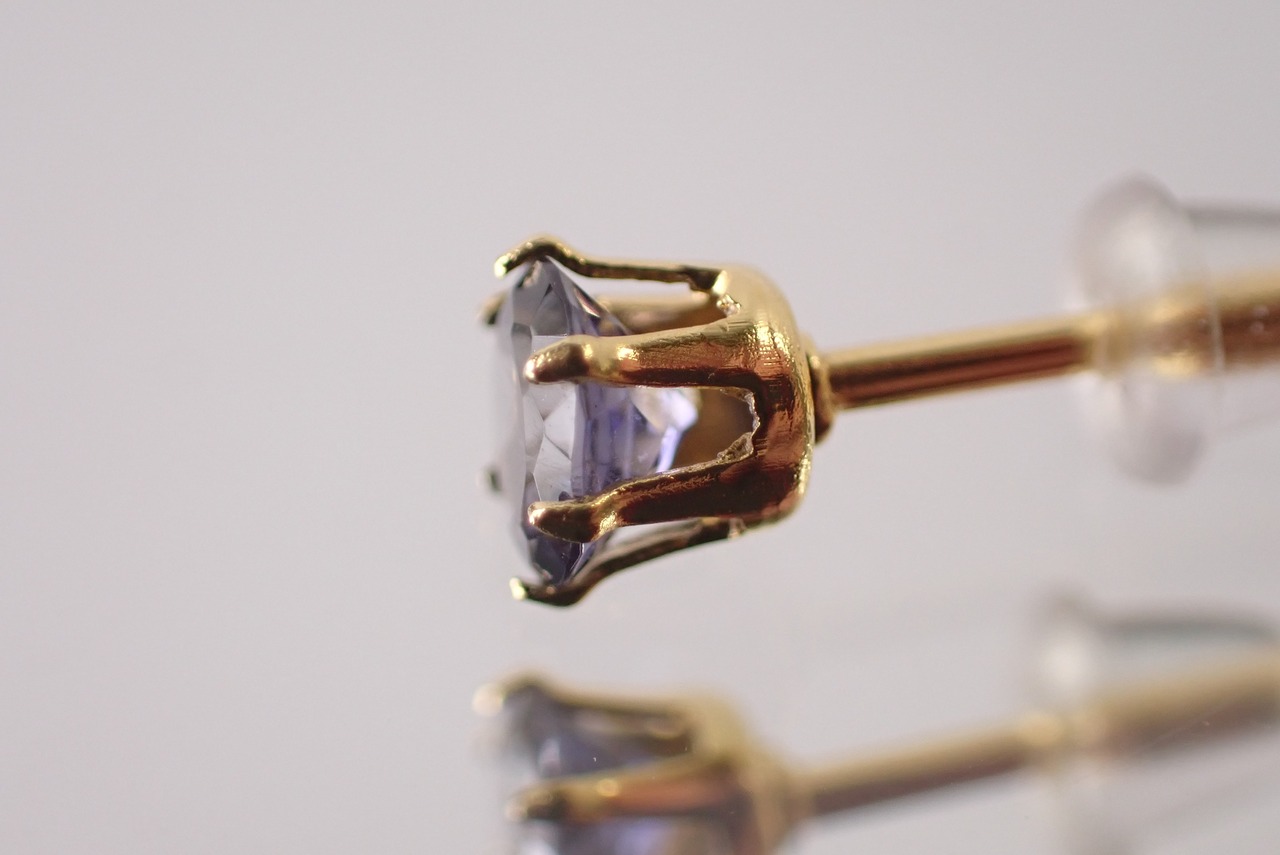 アイオライトピアス　約4mm　[D9-120]
