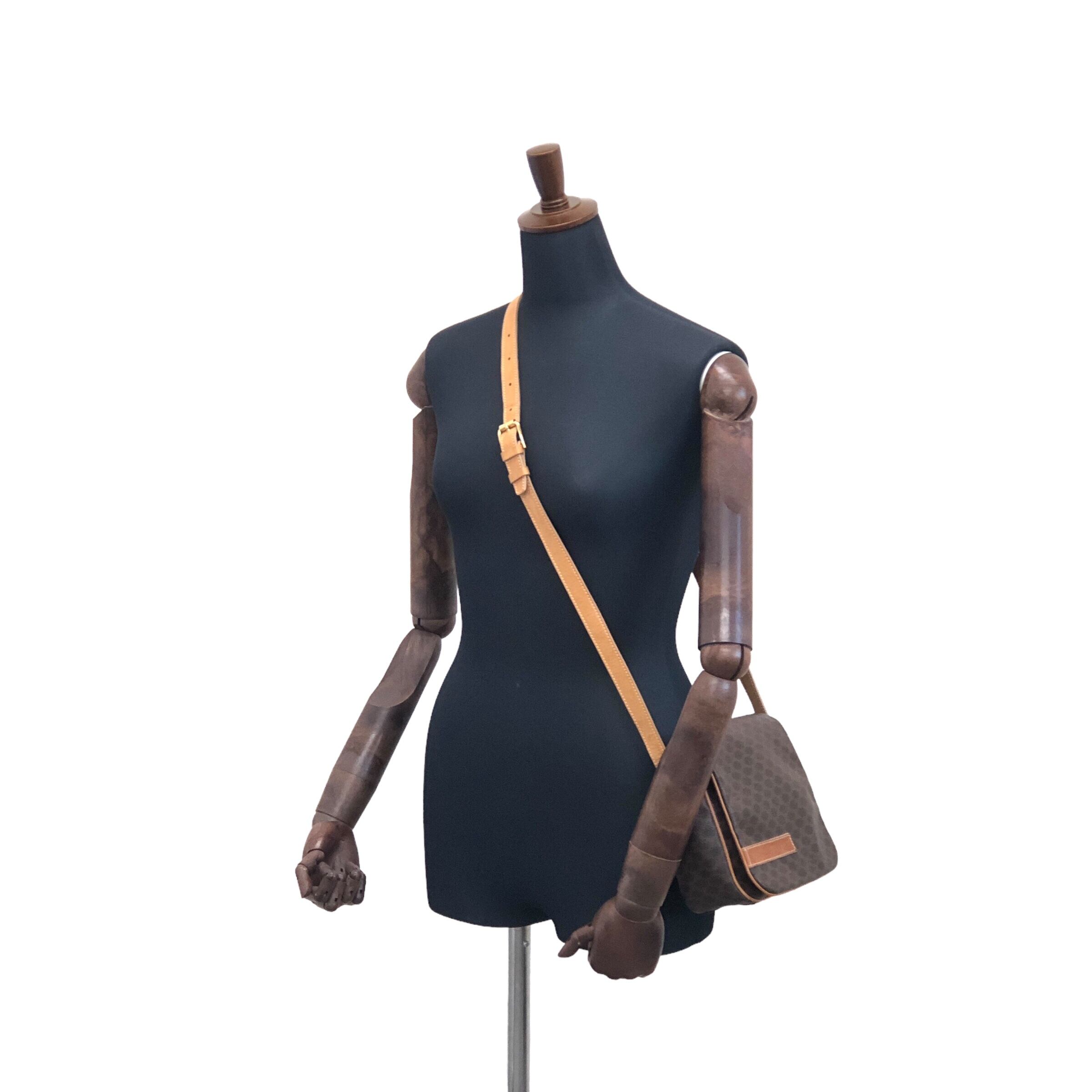 CELINE セリーヌ  マカダム　 ショルダーバッグ ブラウン ロゴ   フラップ y7pwvg CELINE セリーヌ マカダム ショルダーバッグ ブラウン ロゴ フラップ