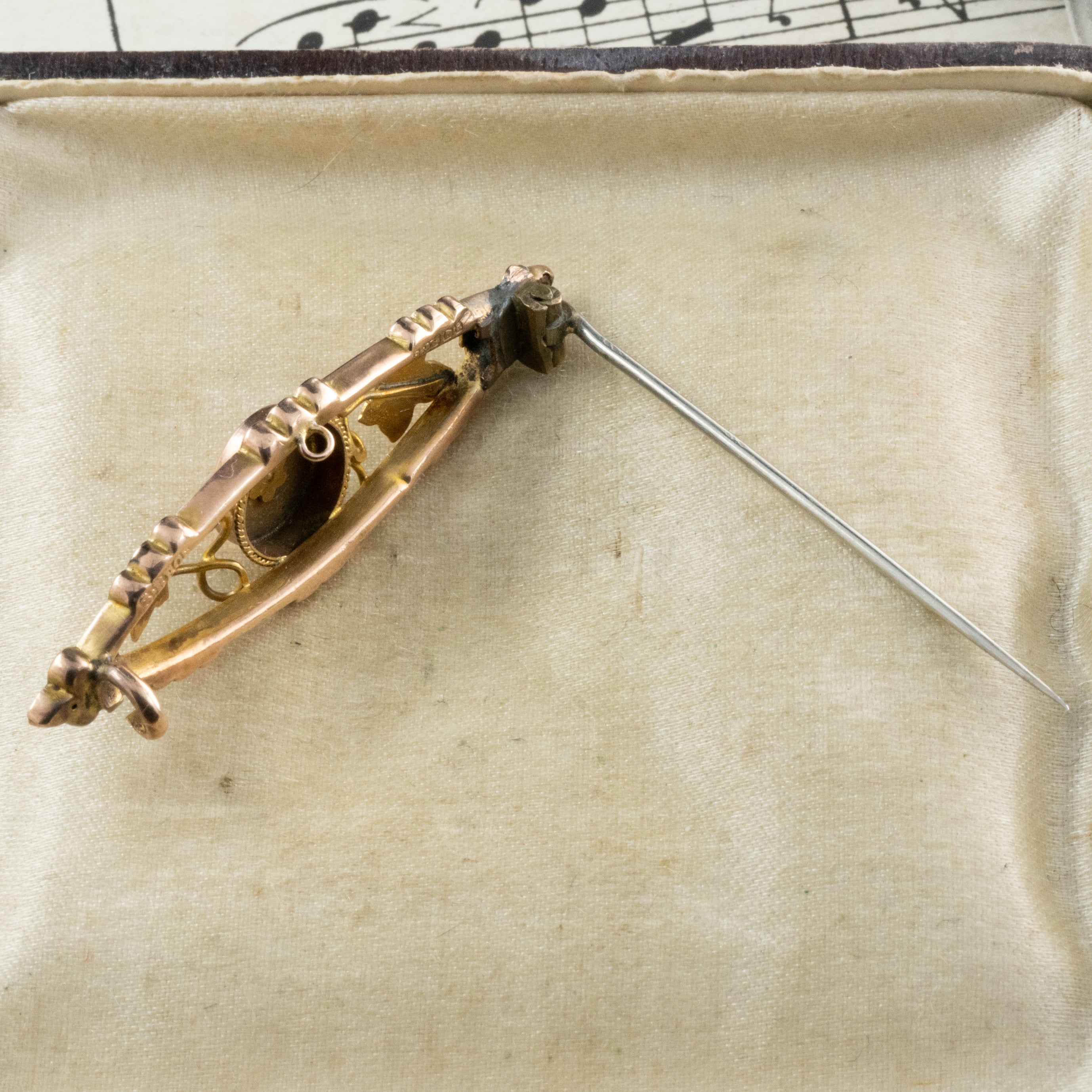 イギリス アンティーク ブローチ K9 オールドカットダイヤモンド 1900