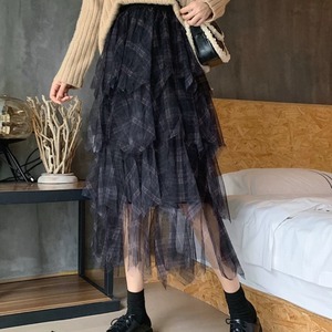 【送料無料】 ロングスカート 3色 ティアードフリル フレア Aライン ハイウエスト 伸縮性 ウエストゴム 段フリル 薄手 透け感 シースルー フリル かわいい 大人可愛い きれいめ カジュアル 大人 上品 おしゃれ お洒落 レトロ こなれ感 コンサバ系 ラフ 抜け感 レディライク ガーリー フェミニン チェック柄 春 30代 40代 レディース 女性用 ママ服 デート お出かけ お呼ばれ 休日 アウトドア お茶会 女子会 授業参観 誕生日会 着回し 普段使い ファッション 美脚 定番 着痩せ 垢抜け