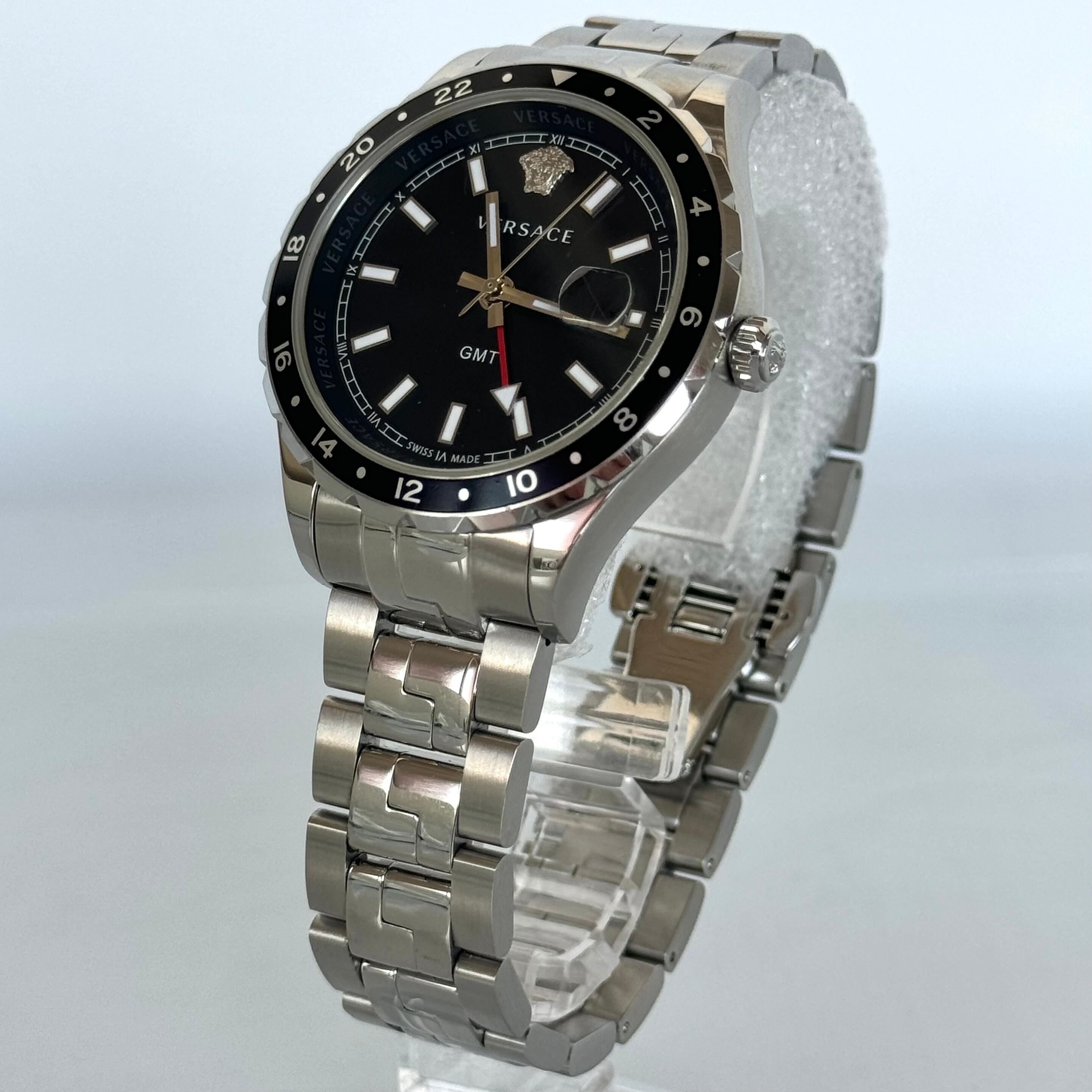 福袋 大丸 GMT ヘレニウム 希少】ヴェルサーチ V11 デイト表示 黒 クォーツ ヴェルサーチ