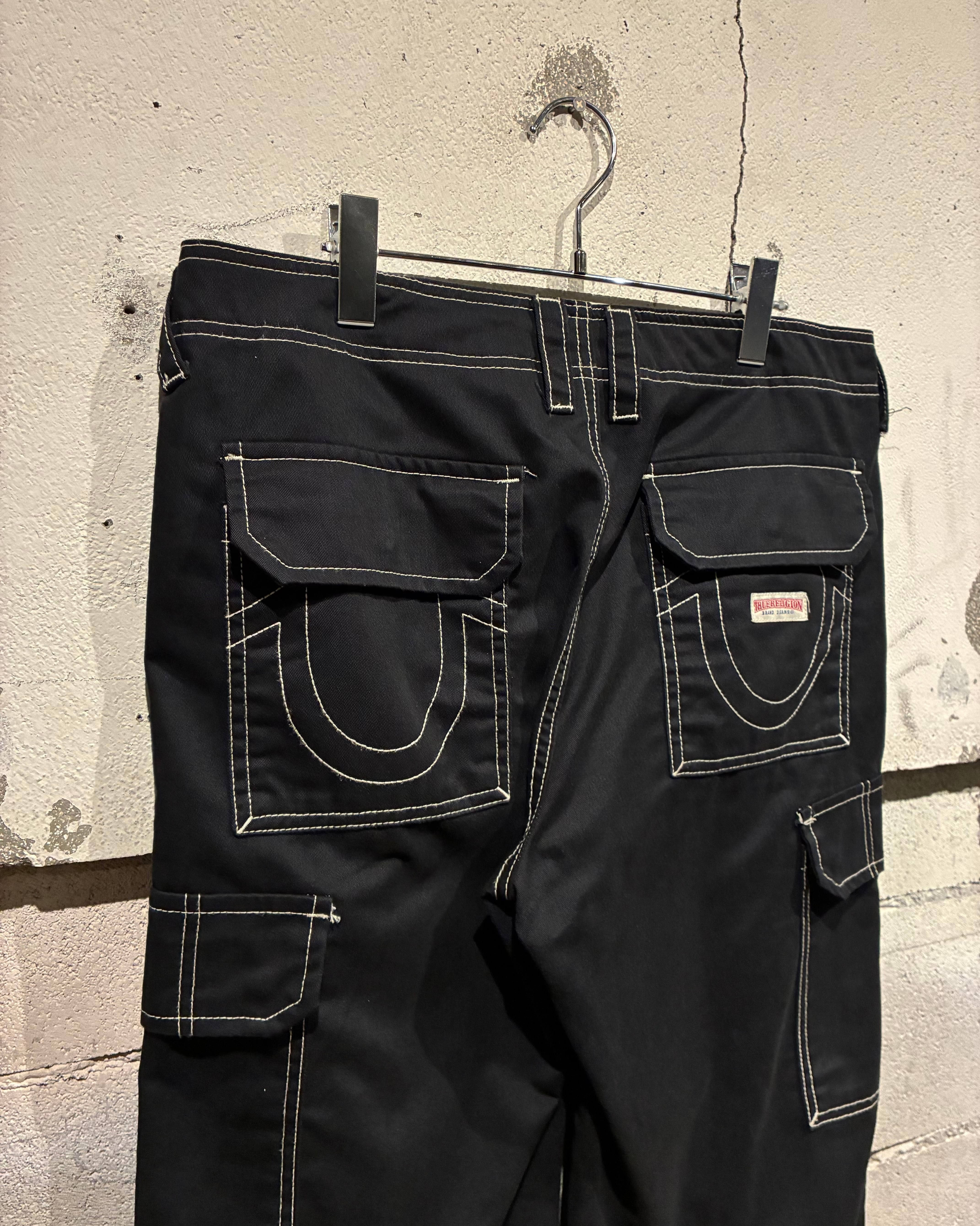 Caka otto】“TRUE RELIGION” White Logo Stitch Cargo Pants | Caka