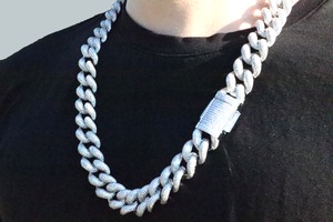 LaLibeModa 超マイクロパヴェ　高級プッシュバックル　シルバー　マイアミキューバンチェーン　喜平ネックレス　幅18ミリ 18k gp メンズネックレス　レディースネックレス　プレゼント
