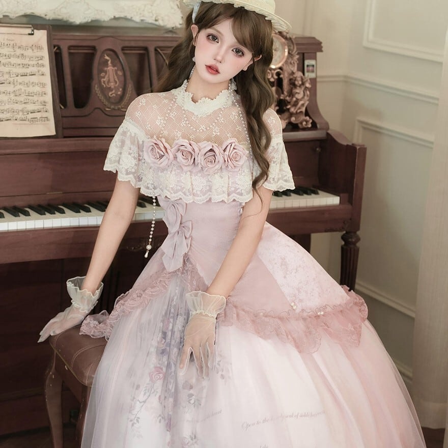 甘ロリ｜薔薇とレースが織りなすブラウス＆花柄ティアードスカート