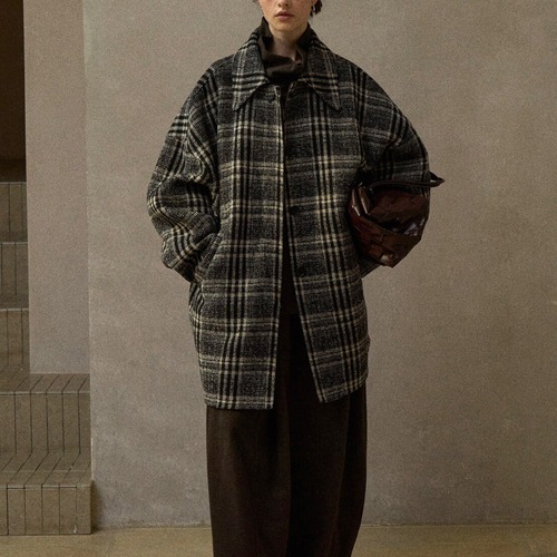 Checked Oversized Wool Coat. T3908