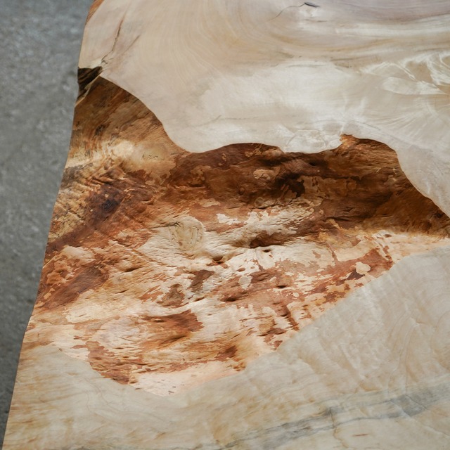 白い栃のローテーブル