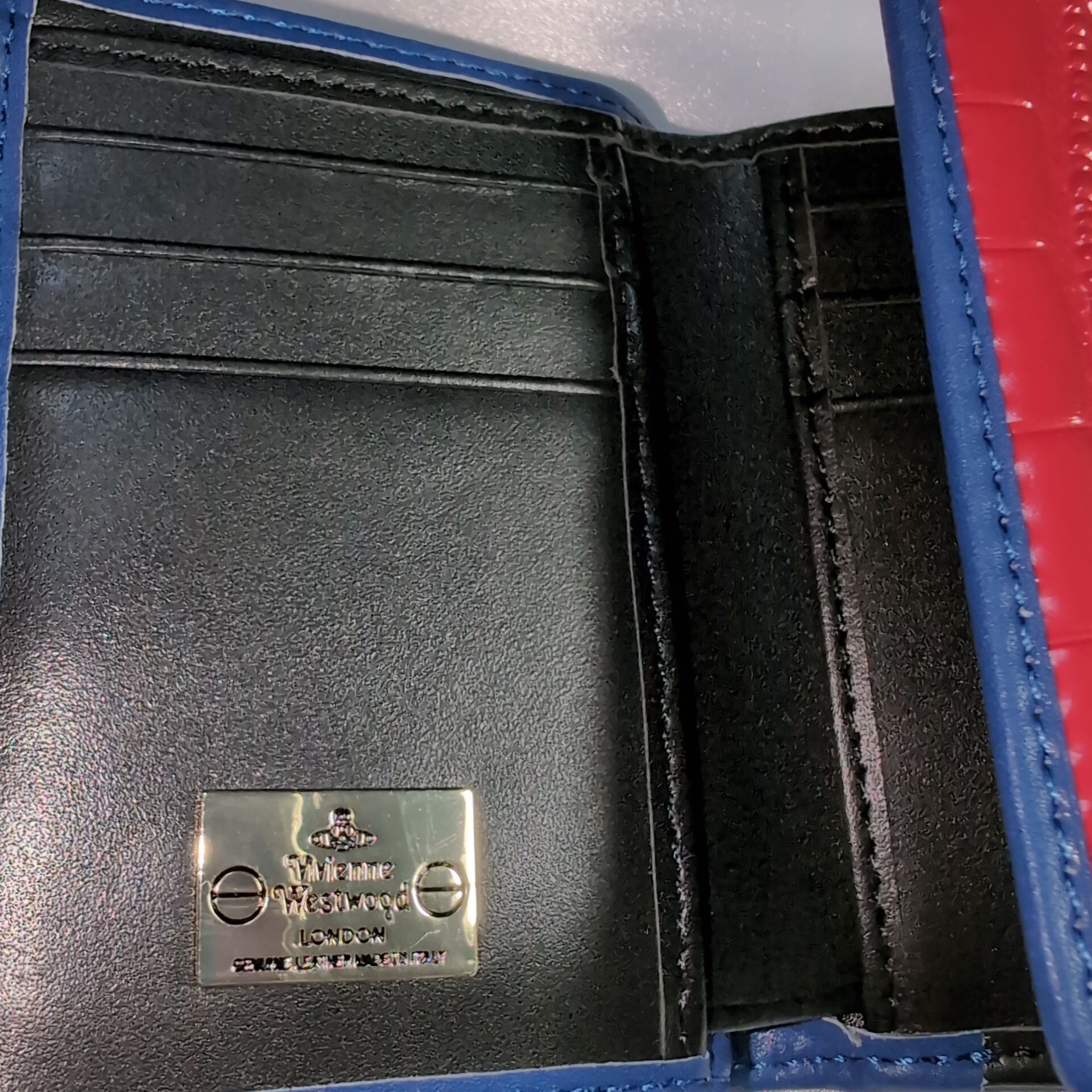 ヴィヴィアンウエストウッド がま口三つ折り クロコ型押し レッド