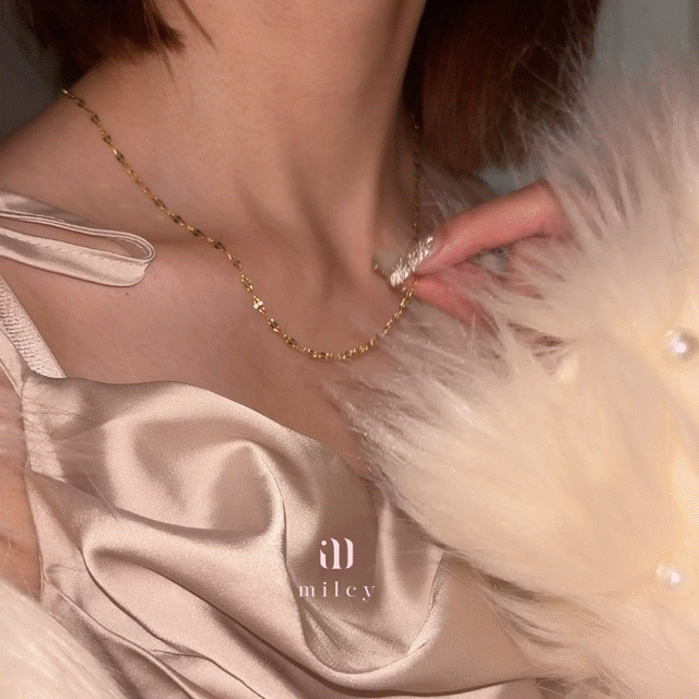 petal necklace
