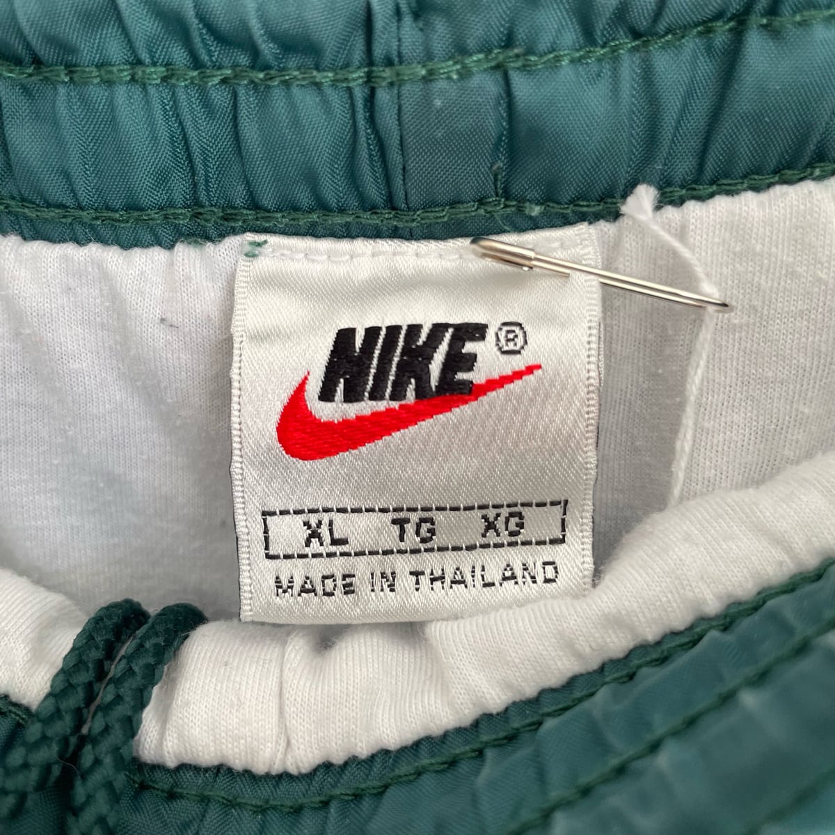 【珍色 白タグ】US NIKE ナイロン パンツ 深緑 裏地なし XL