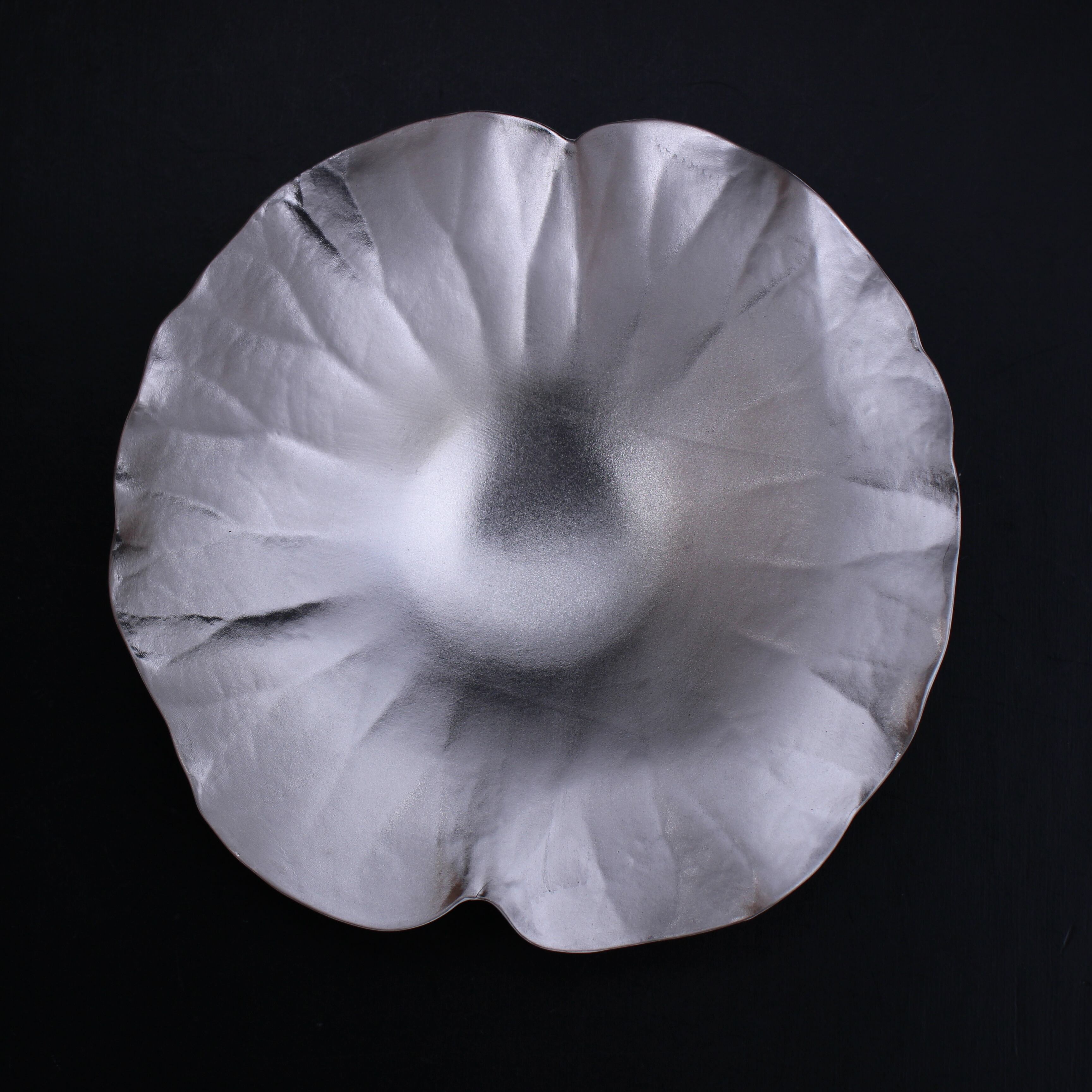 李荘窯 プラチナ 蓮の葉皿 | 芦屋貴兆陶家 online shop