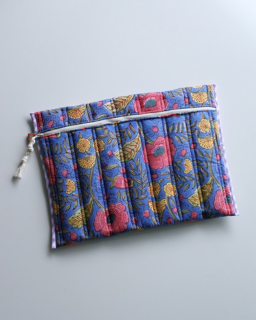 Block quilt Laptop Sleeve.　<BLU & WITE>