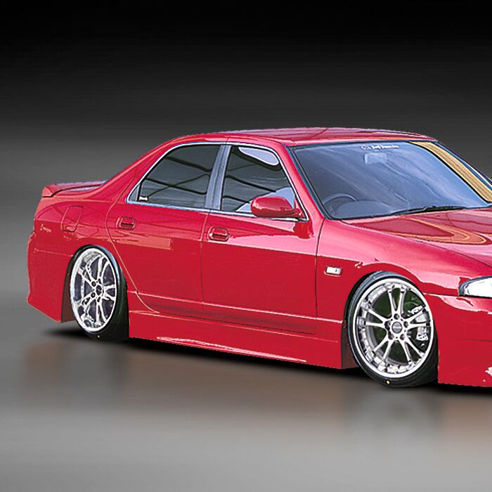 【FIRST CONTACT】　FRP製　サイドステップ　NISSAN　R33　スカイライン　4DR（セダン）専用　エアロ　未塗装品　社外部品　 【PGFK-G04-FCR334S】　ファイナルコネクション