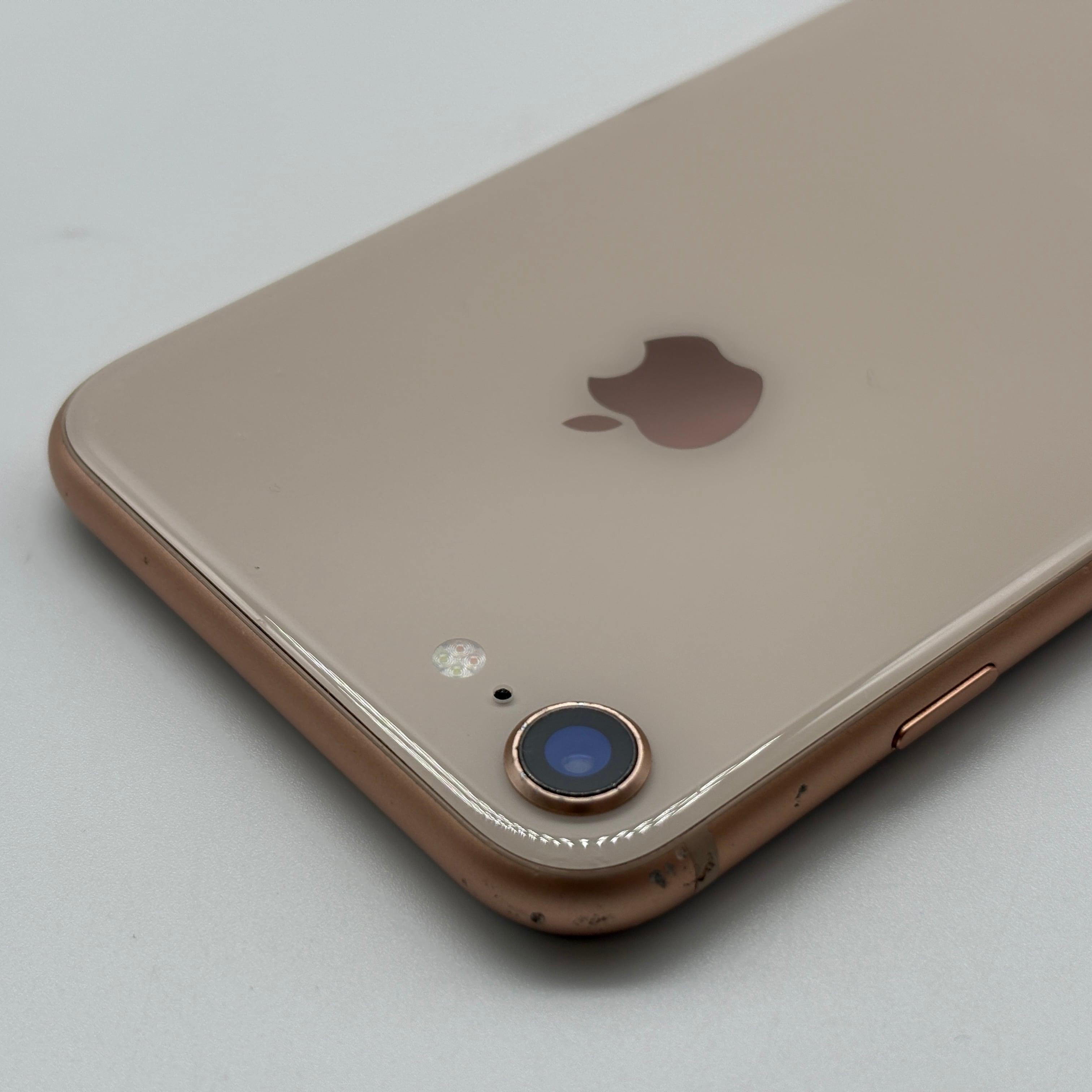 iPhone8 64GB ゴールド アイフォン本体 SIMフリー SIMロック解除済み