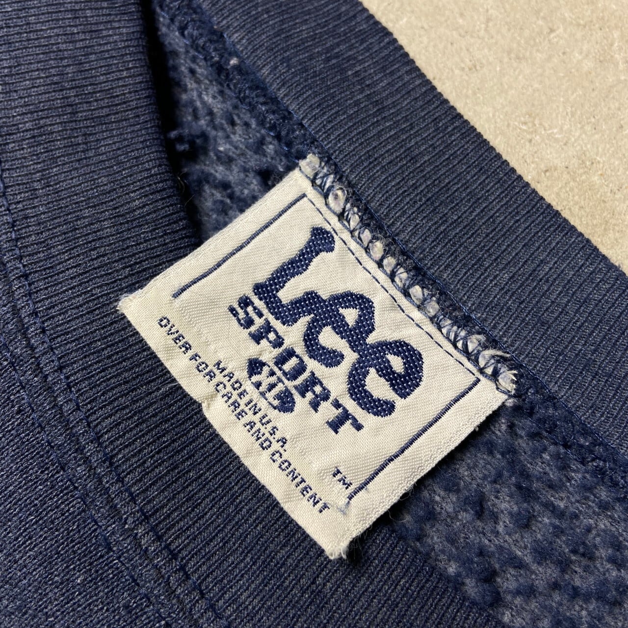 90年代 USA製 Lee リー MLB NEW YORK YANKEES チームロゴ 刺繍 スウェットシャツ メンズ2XL相当 古着 90s  ビンテージ ヴィンテージ 1998 ニューヨーク・ヤンキース メジャーリーグ トレーナー フェードネイビー 紺色 ビッグサイズ  大きいサイズ【スウェット】