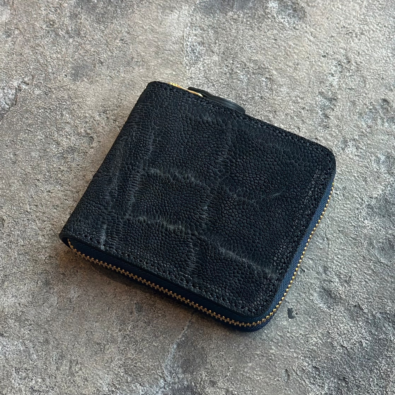 【直営店限定商品】ビルフォールド ラウンドジップ エレファント(ダークネイビー)