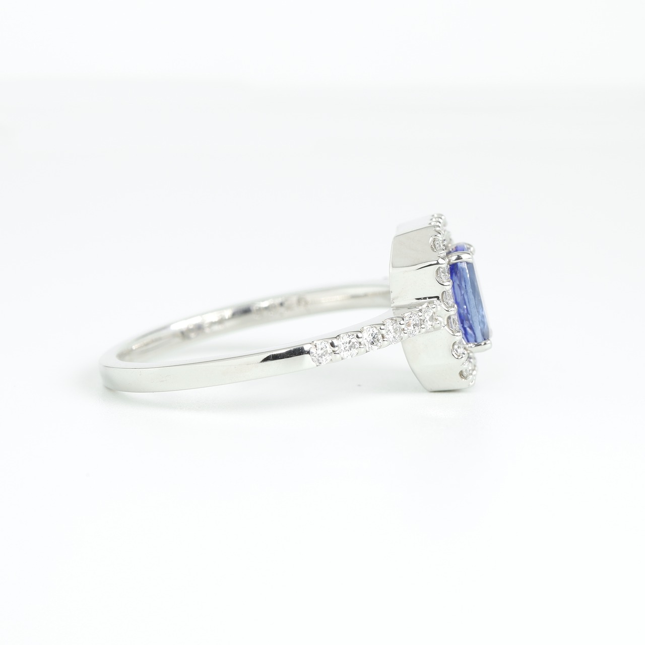 タンザナイト リング pt900 / 0.570ct / DA 0.260ct
