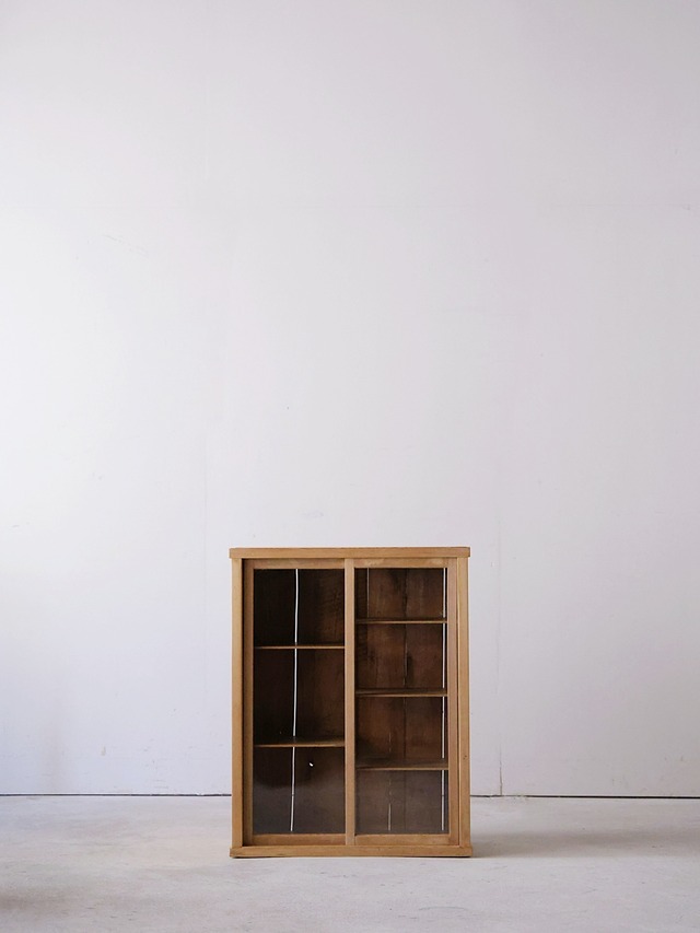 ガラス戸棚　違い棚　【HOLD】