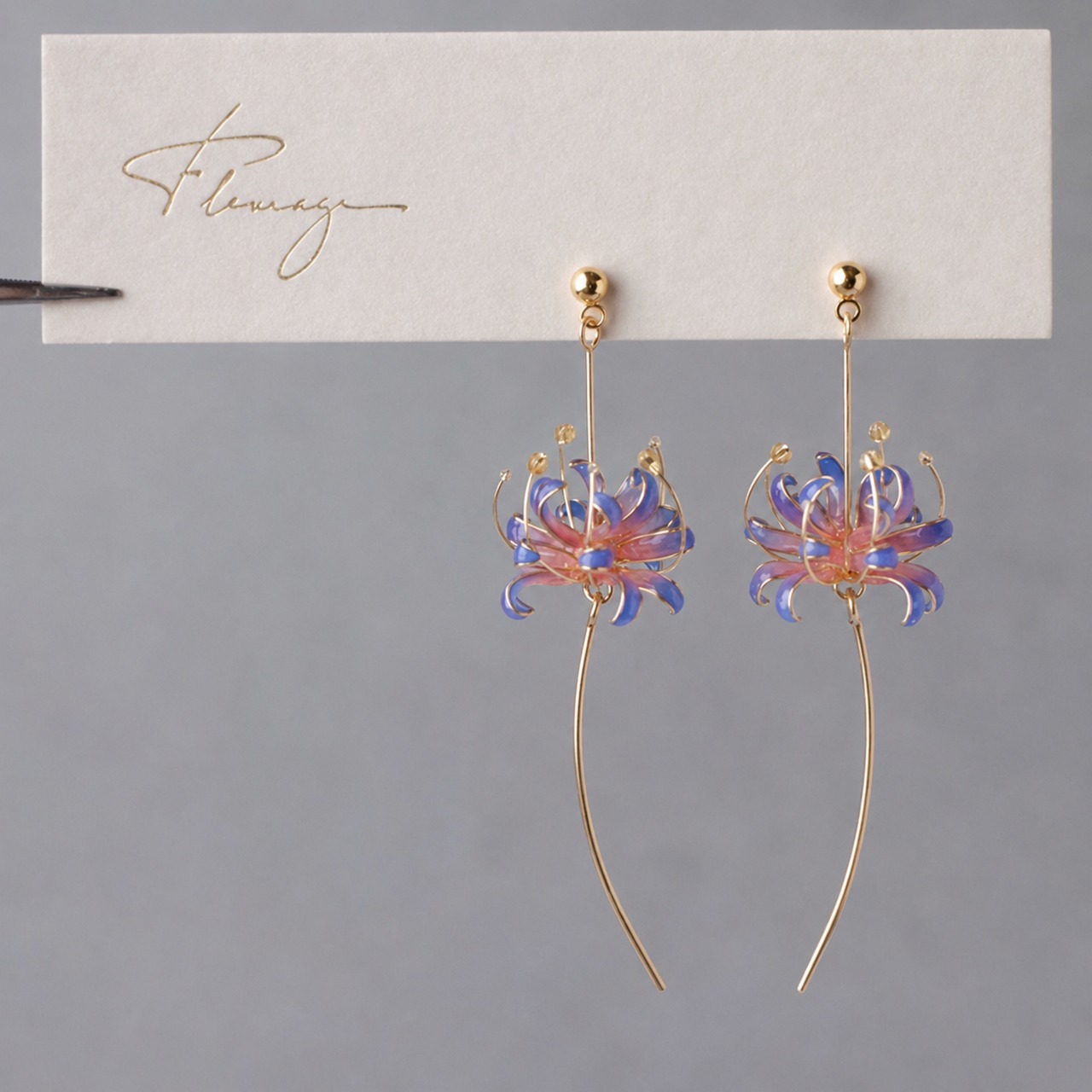 夕暮れの夏水仙 | Resurrection Lily Dangle Earrings