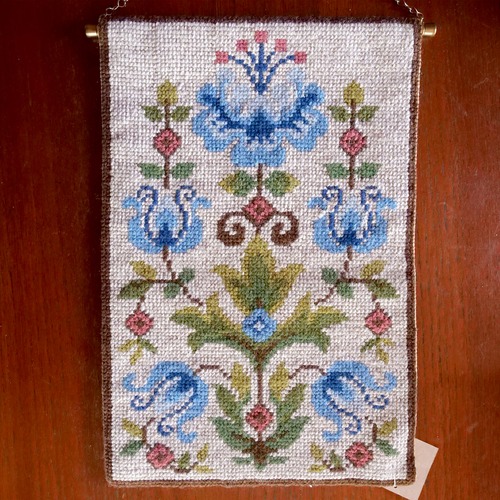 TVISTSOM ツヴィスト刺繍 ［青い花々］北欧タペストリー