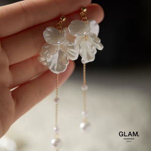 エアリーフラワーピアス