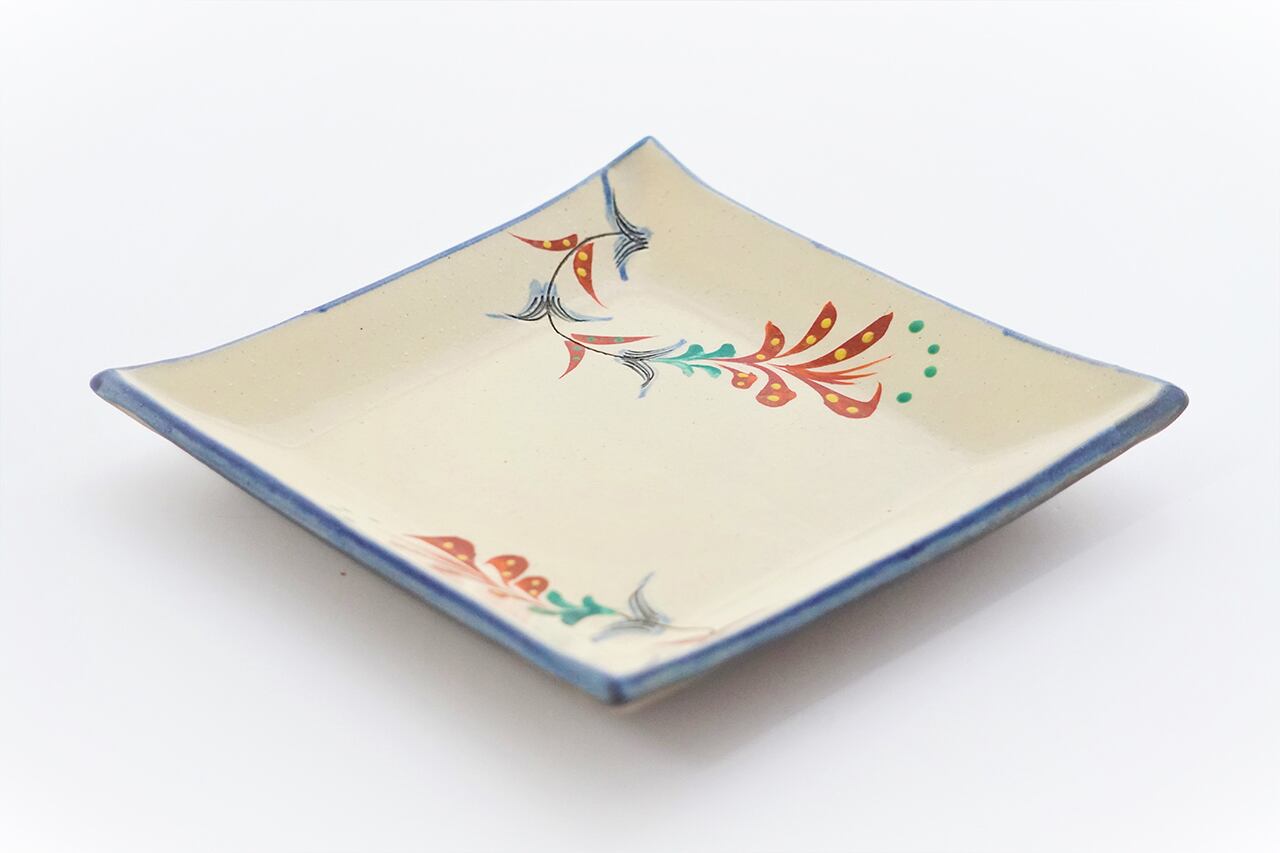 四角皿(□18) 赤絵デイゴ