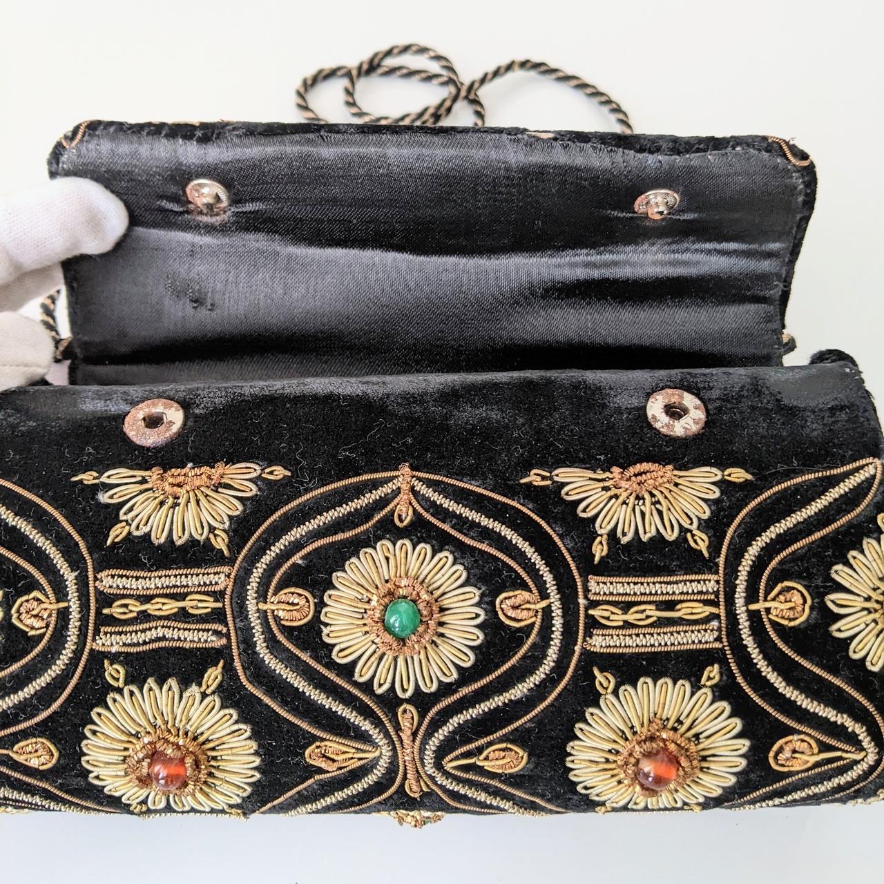 Vintage】インドザリ刺繍 ショルダーバッグ ビーズ刺繍 黒×ゴールド 