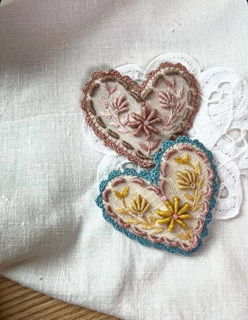 【angela bon |  heart hair clip