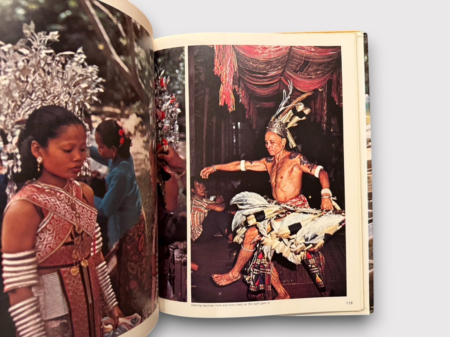 ISYM/SS230】【FIRST EDITION】Vanishing World: The Ibans of Borneo