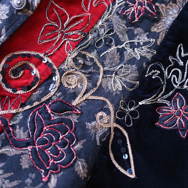 "刺繍" beautiful flower and sequin design special jacket