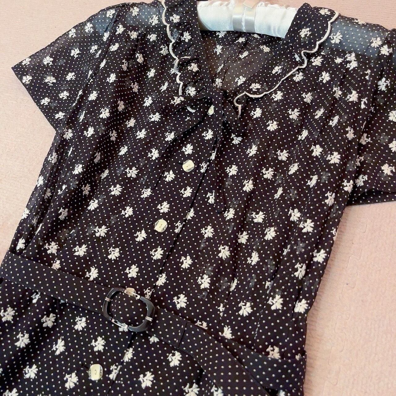 black dot scallop collar one-piece