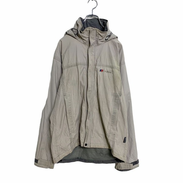 Berghaus マウンテンウェアハウス 評判 Berghausのマウンテンパーカーを使った人気ファッションコーディネート