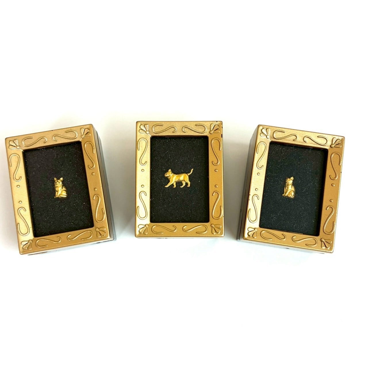 純金 約1g 歩く猫モチーフ 指先サイズの芸術品【RNP01076】JUNGOLD
