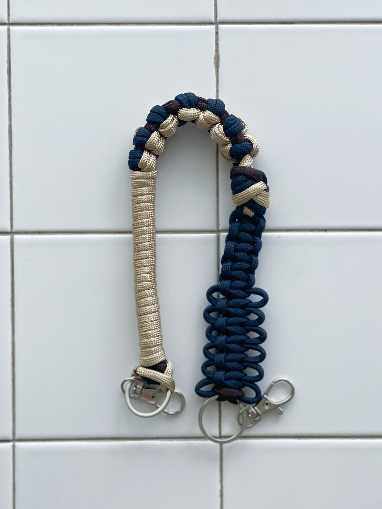 SHORT random braid 〈navy gold〉 | chaskip