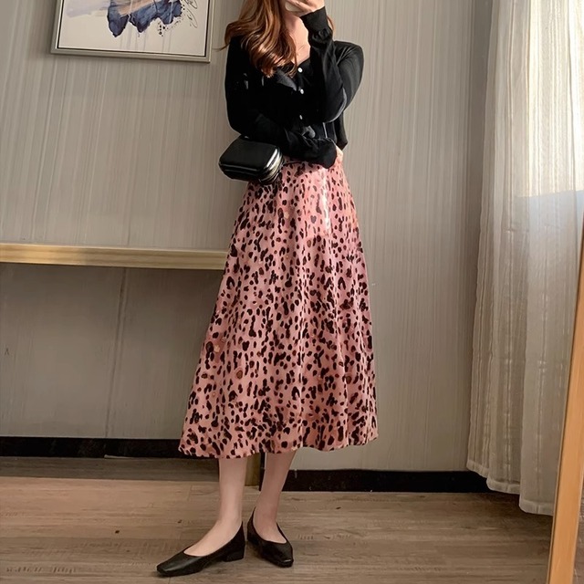 スカート レディース ロングスカート ロング ロング丈 S M L XL ヒョウ柄 レオパード柄 Aライン かわいい 大人可愛い きれいめ カジュアル エレガント おしゃれ お洒落 かっこいい おとな こなれ感 ラブリー キュート 個性的 レトロ 抜け感 華やか 主役級 通勤 OL 学生 通学 デート お出かけ 女子会 休日 街歩き お買い物 ピンク 10代 20代 30代 40代 韓国 韓国系 着回し 普段使い 体型カバー 楽ちん ファッション コーデ モテ トレンド 流行 インスタ 送料無料