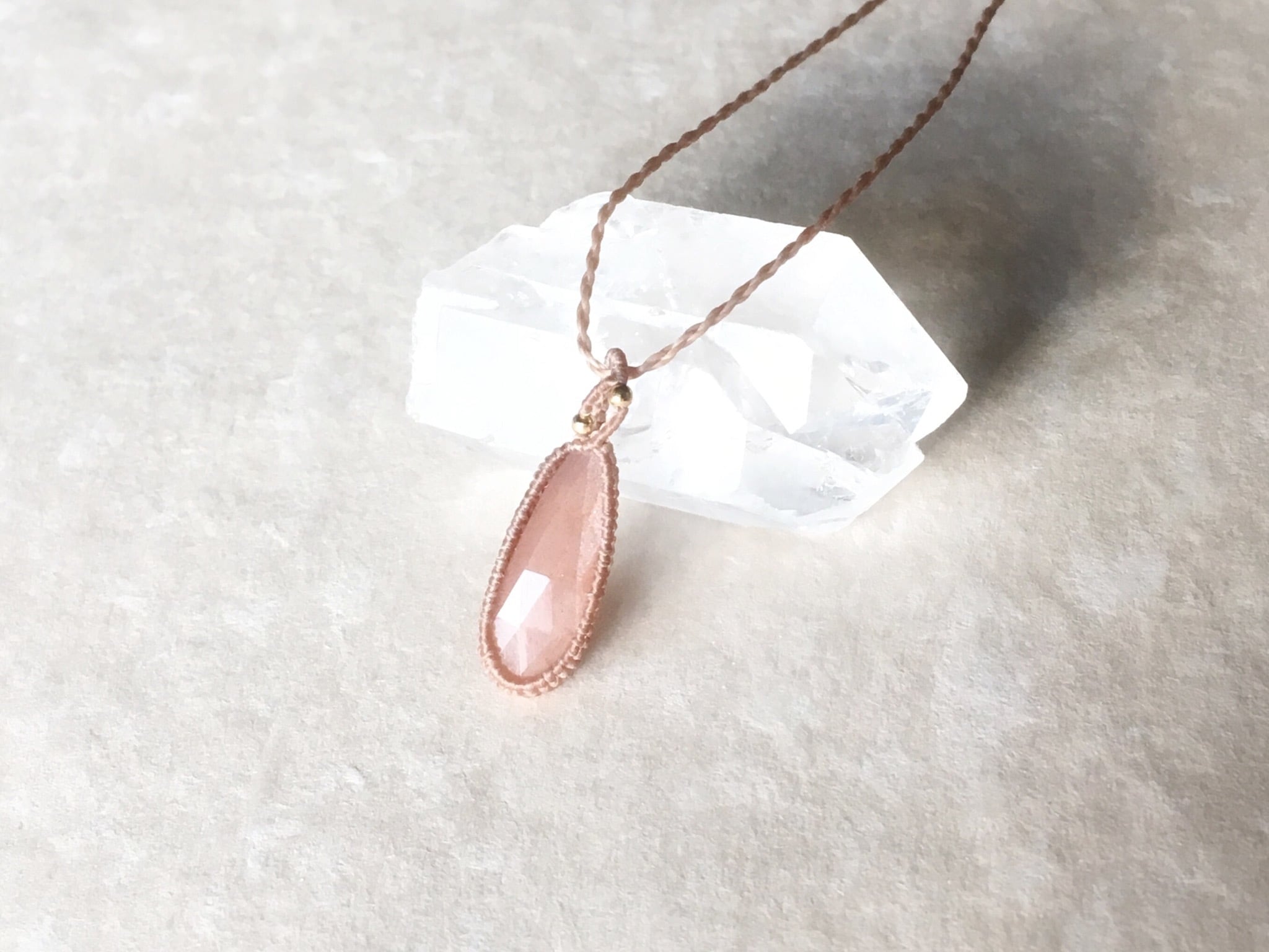 サンムーンストーン macramé necklace