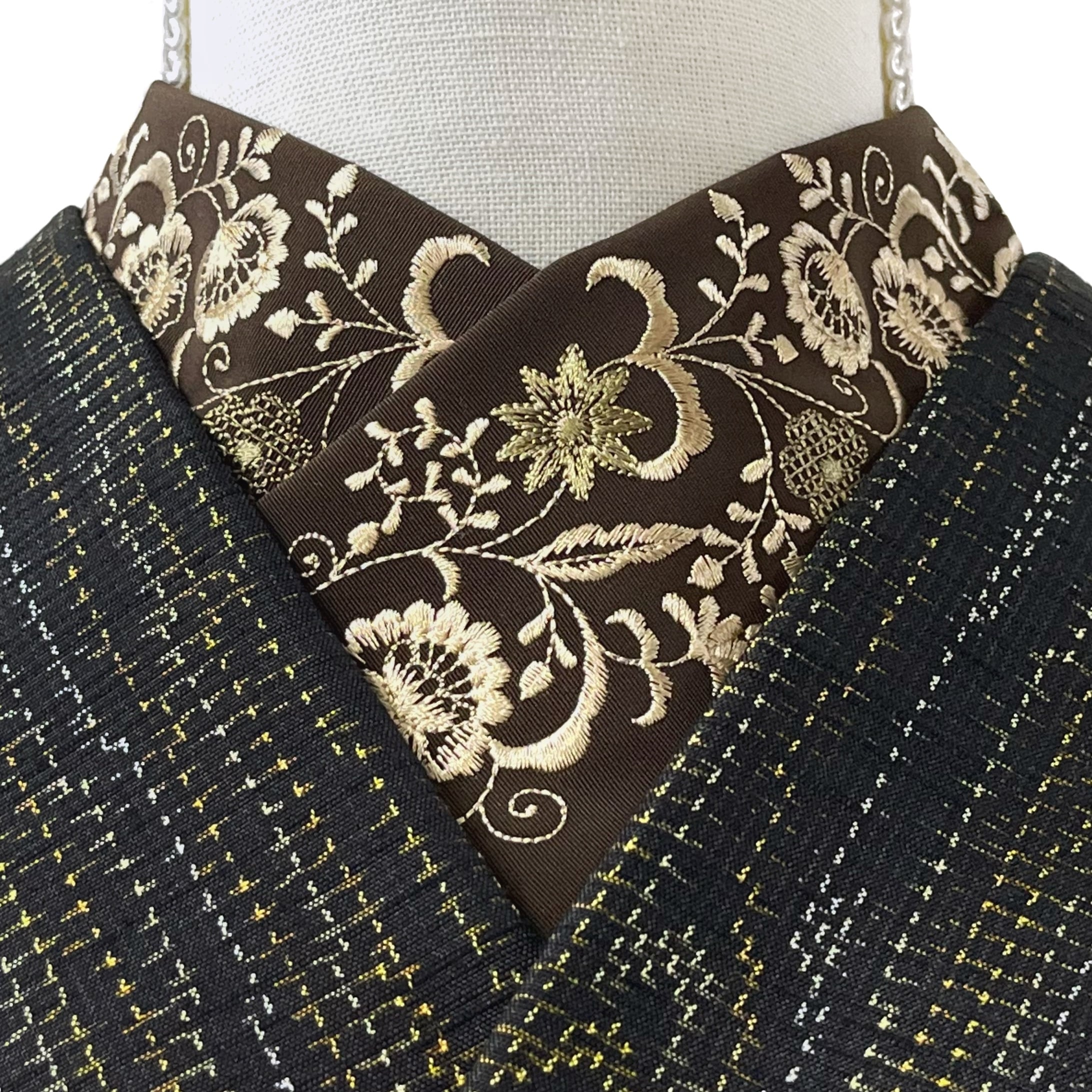 新品】花更紗文様の刺繍半衿(チョコレートブラウン) | きもの楸堂