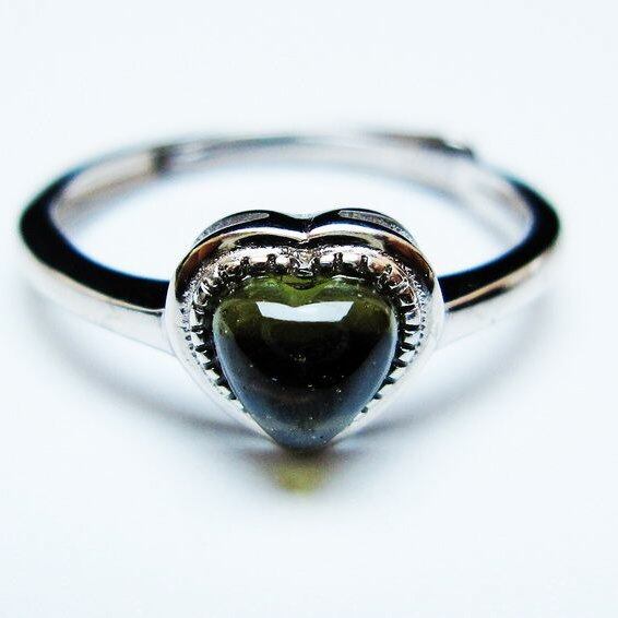 モルダバイト リング モルダウ石 指輪 ハート フリーサイズ 12号 一点物 メール便可 [M便 1/20] 199-566