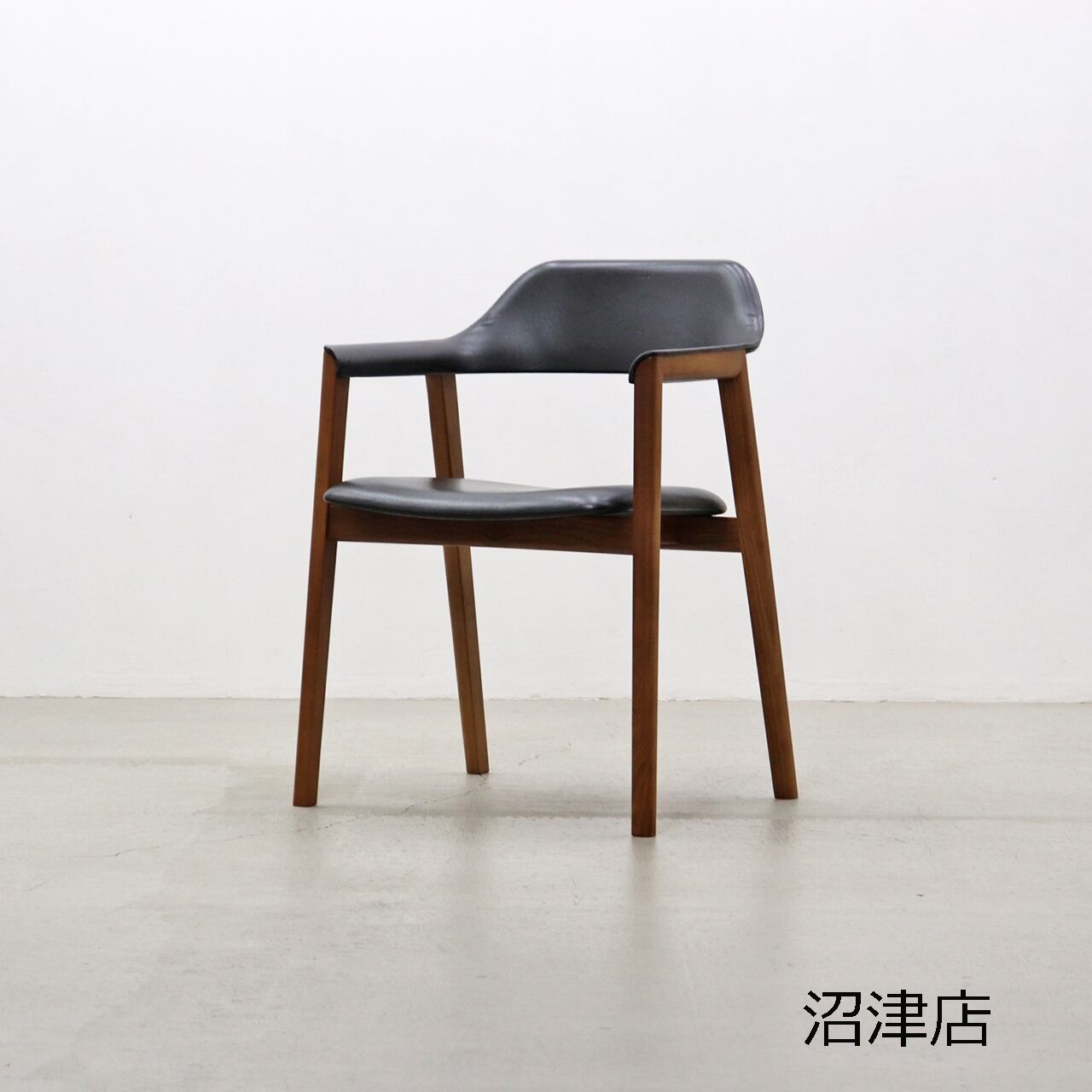 ⑤ 北欧レトロ オーク材 無垢材 ベントウッドチェアー アームチェア