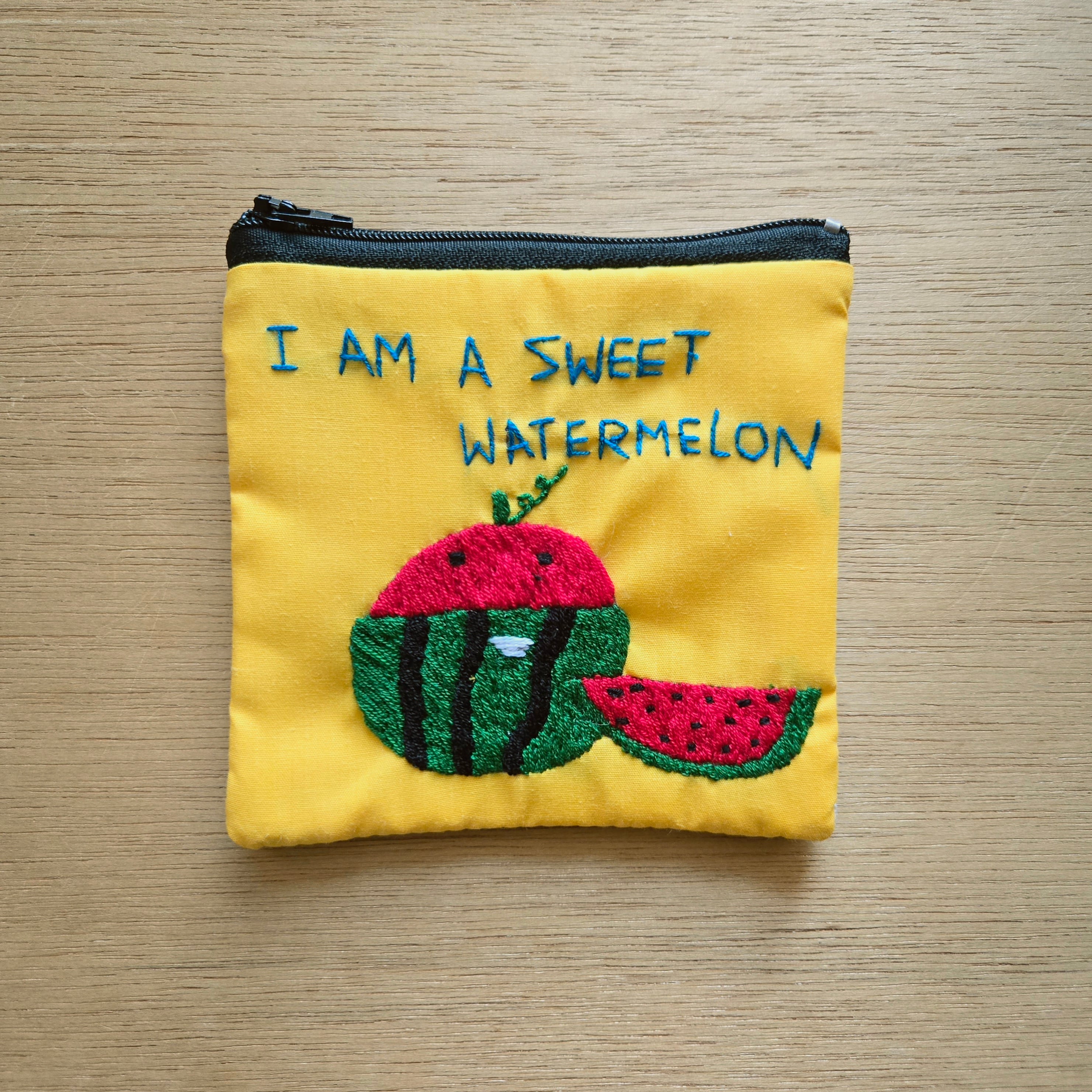 ラオス チャーリーさんのゆる手刺繍ポーチS | gururi