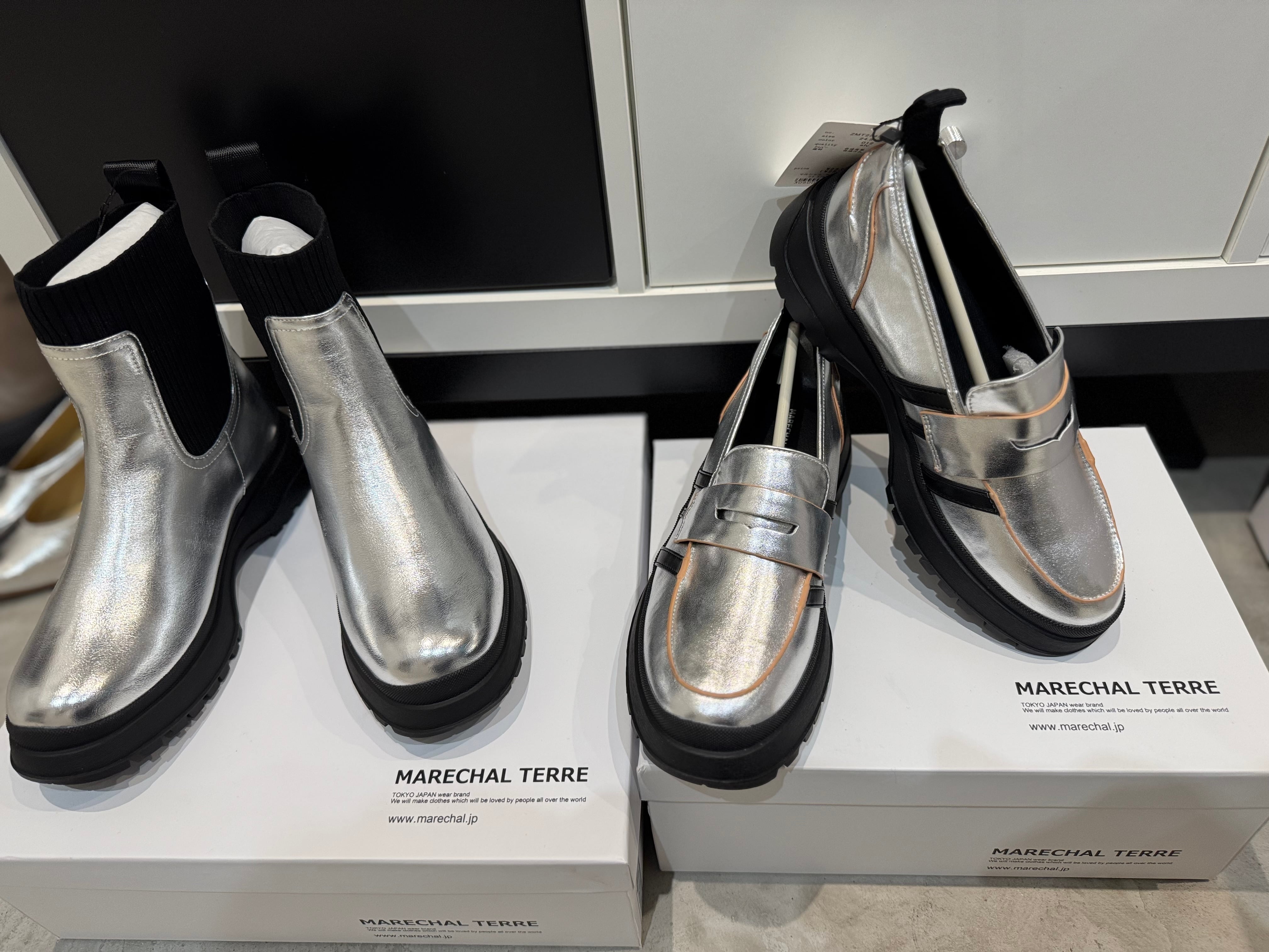 【MARECHAL TERRE】ライン入りローファー