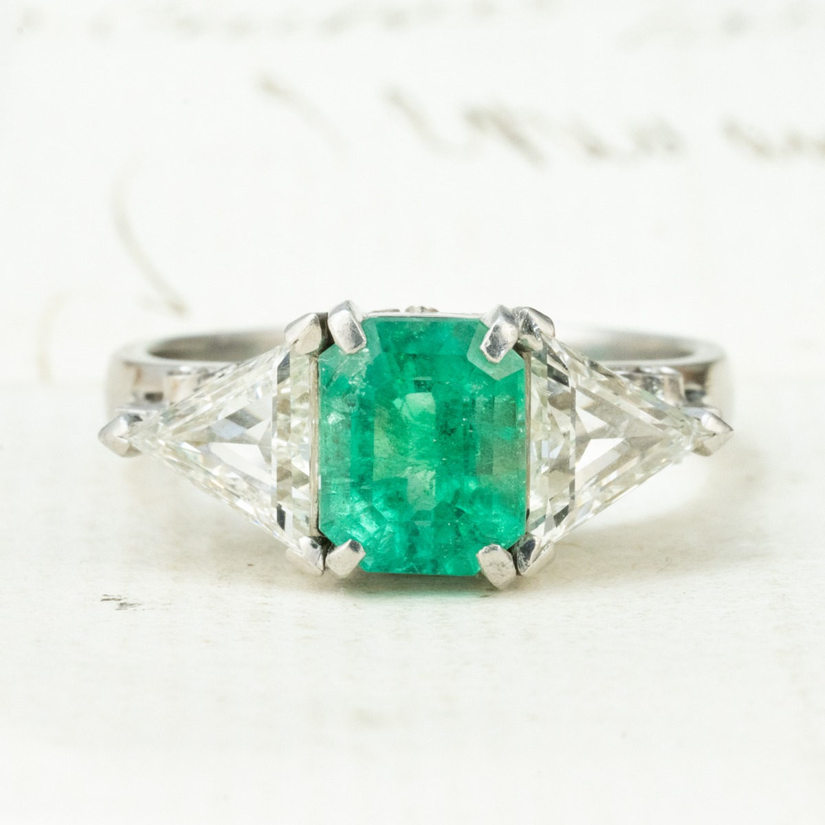 昭和レトロ Pt900 エメラルドリング 2.02ct / トリリアントカット 