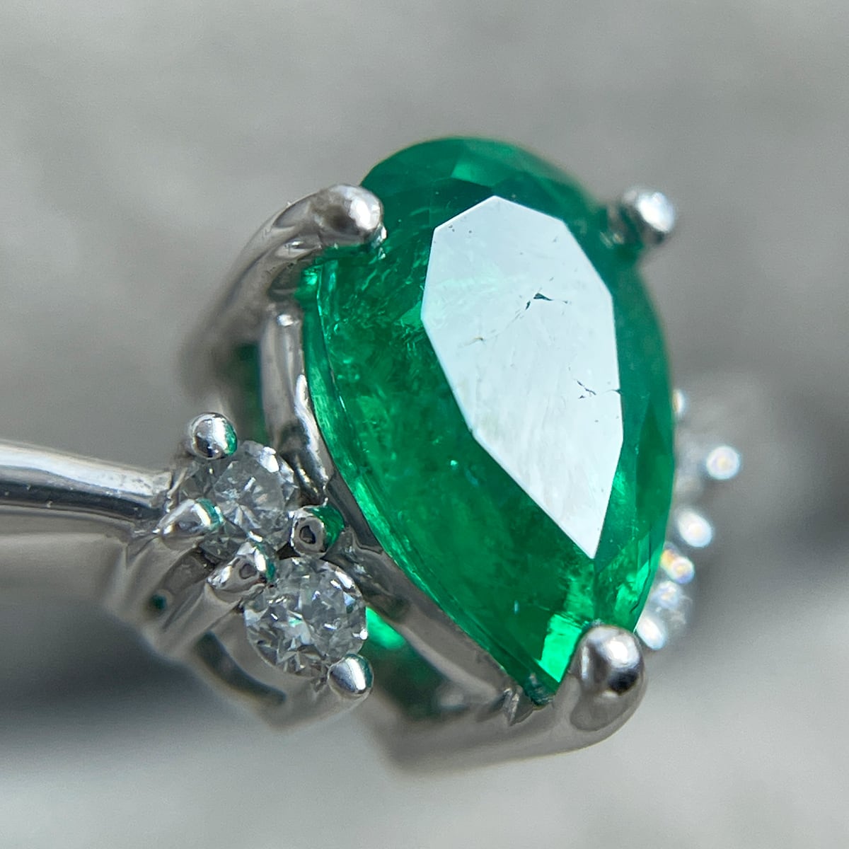 K18WG 天然エメラルド 0.30ct 天然ダイヤモンド 0.03ct リング K18WG 天然エメラルド 0.30ct 天然ダイヤモンド 0.03ct リング