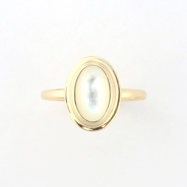 Mother of pearl oval ring