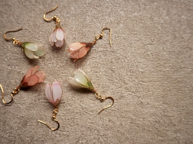 【片耳】上品な薄緑の桜ピアス/イヤリング