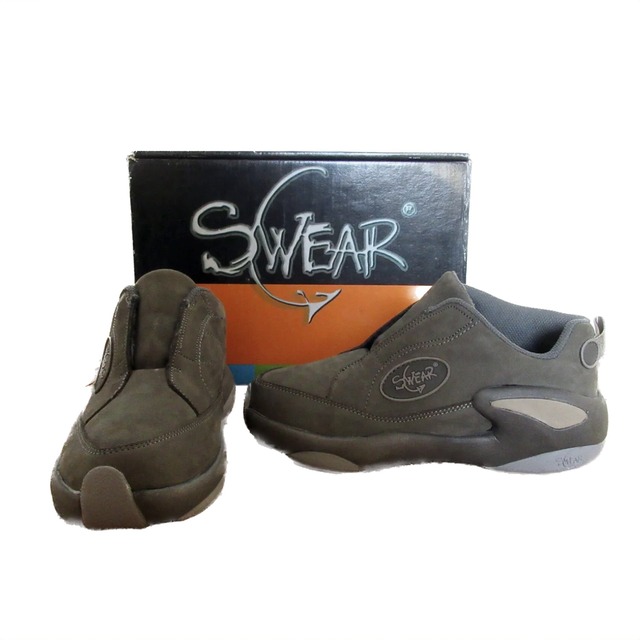 “Swear london” 90’s sneakers