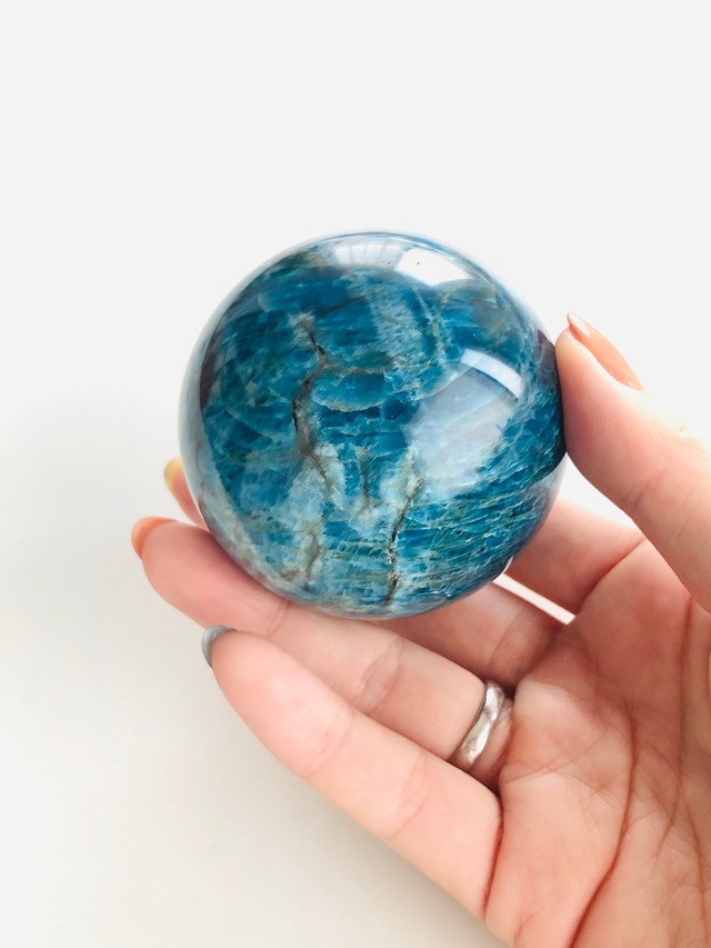 美しいブルー！アパタイト丸玉(63mm)