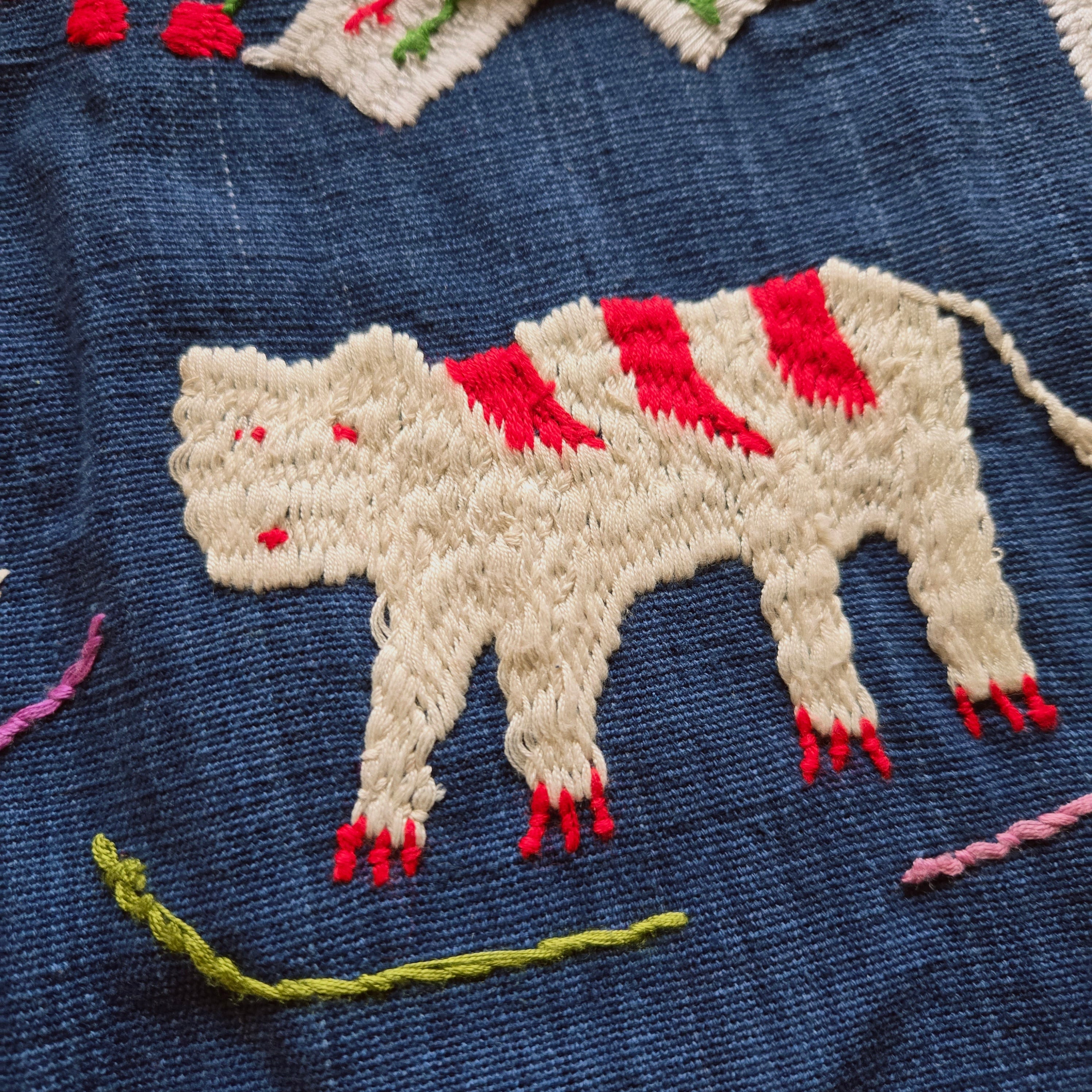 ミャンマー ナガ族手刺繍クッションカバー | gururi