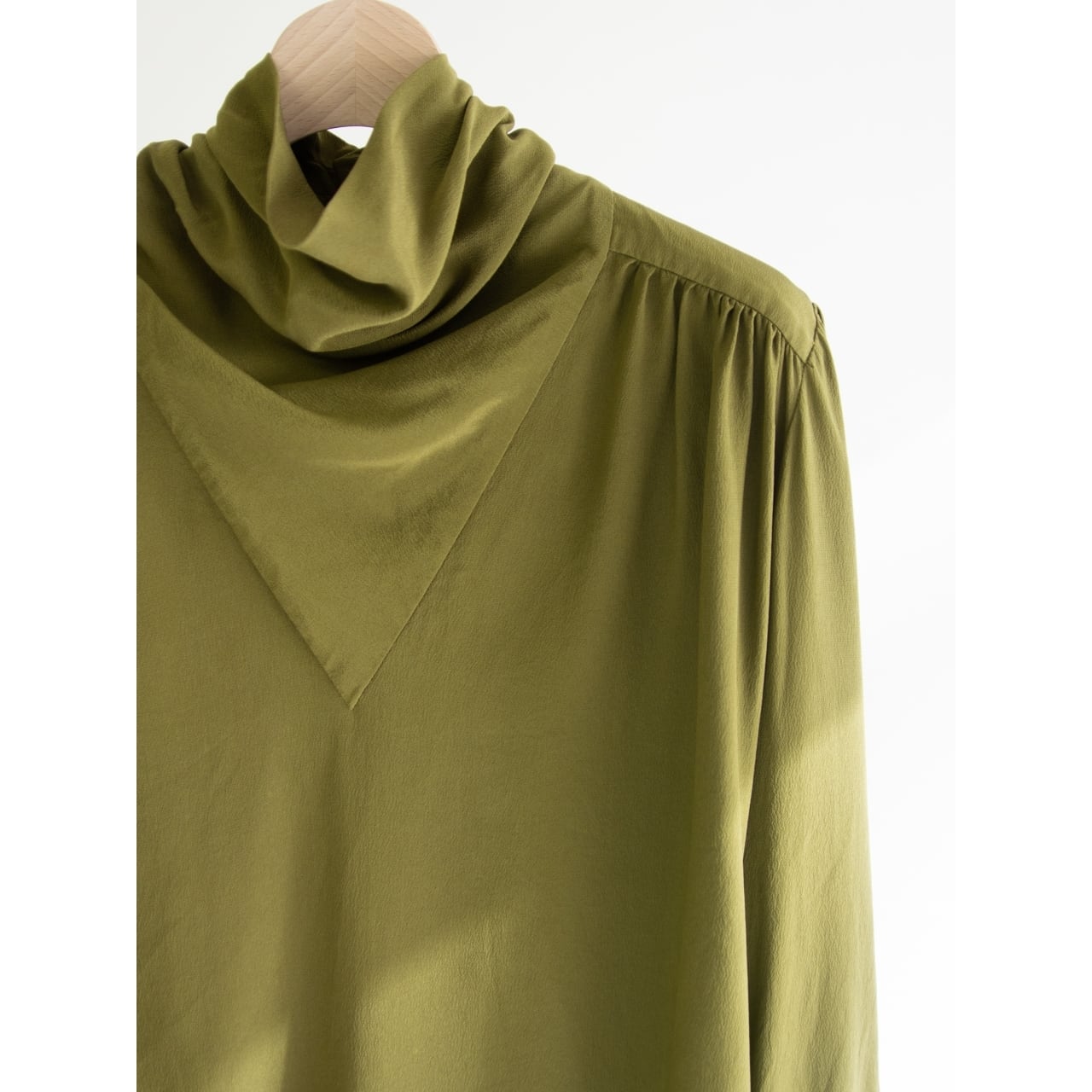【Valentino Garavani】Made in Italy 100% Silk High Neck Blouse(ヴァレンティノガラヴァーニ イタリア製ハイネックシルクブラウス)