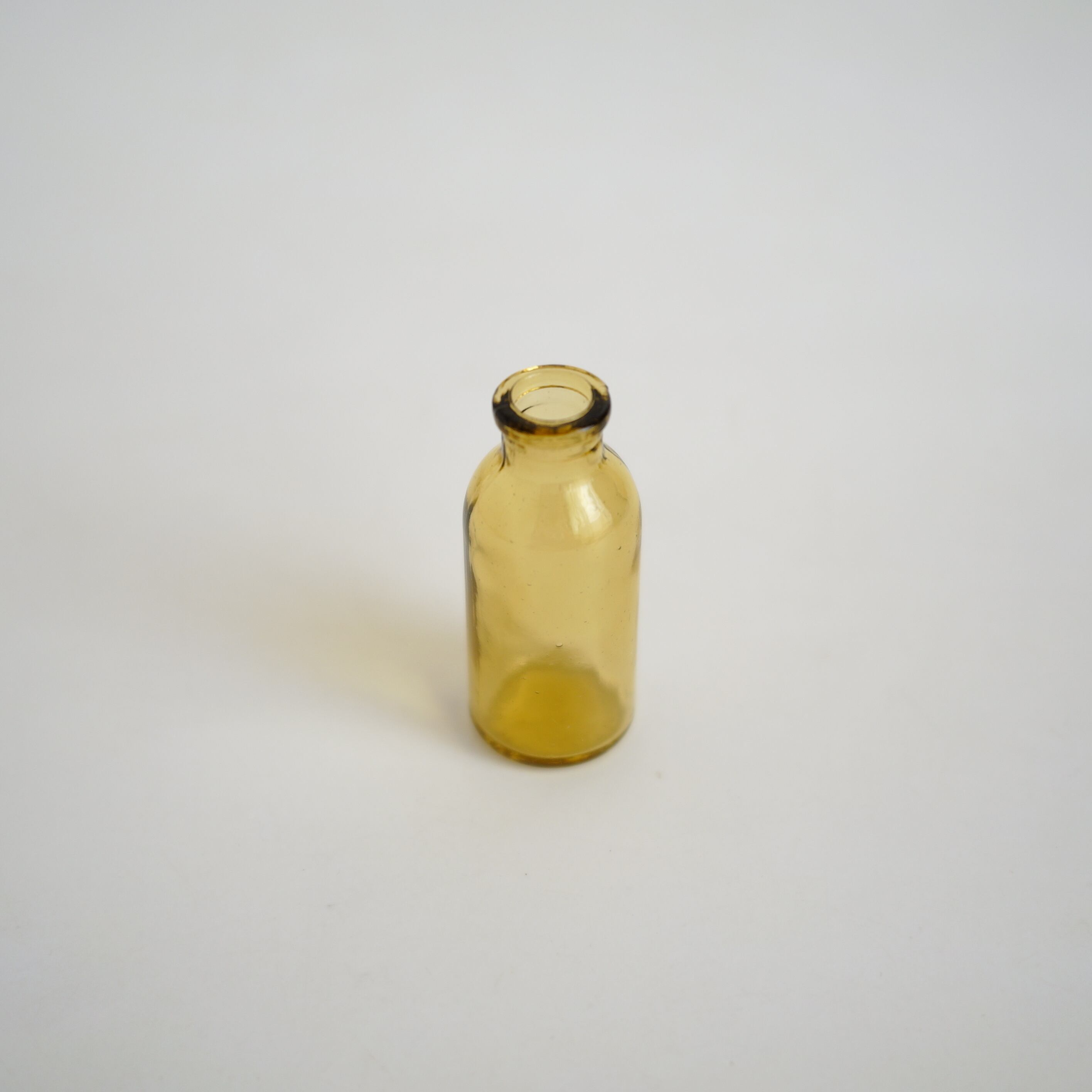 KARHULA / Glass Medicine Bottle B | troldhaugen antiques ｜ 北欧
