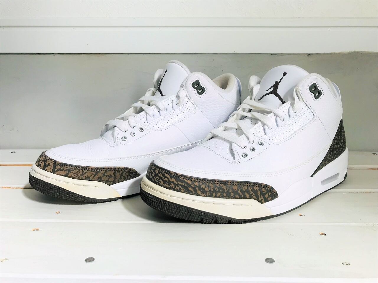 2018 NIKE AIR JORDAN3 RETRO "MOCHA" WHITE/CHROME-DARK MOCHA
